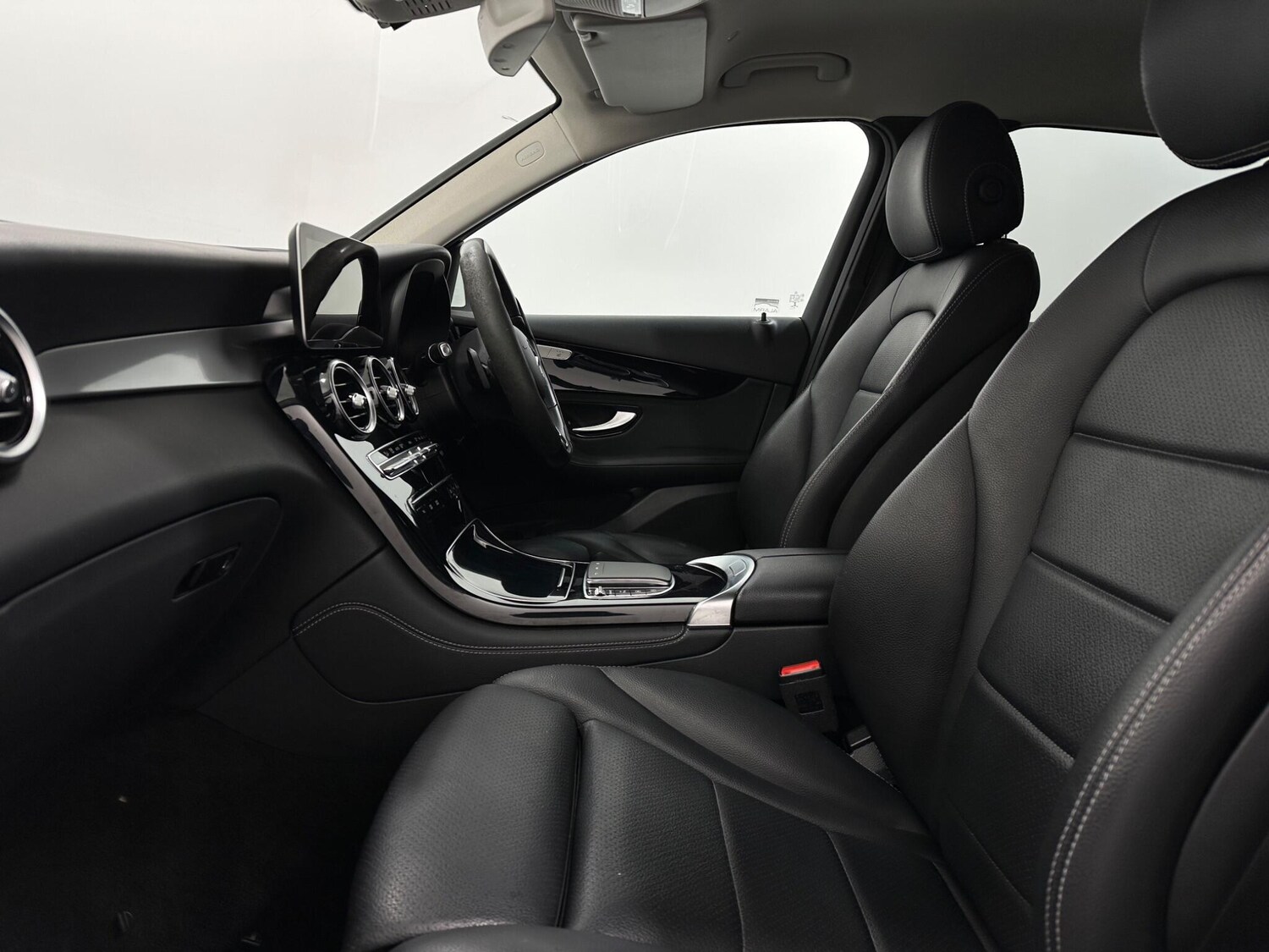 Used Mercedes-Benz GLC 2019 for sale - 76976616: Photo 34