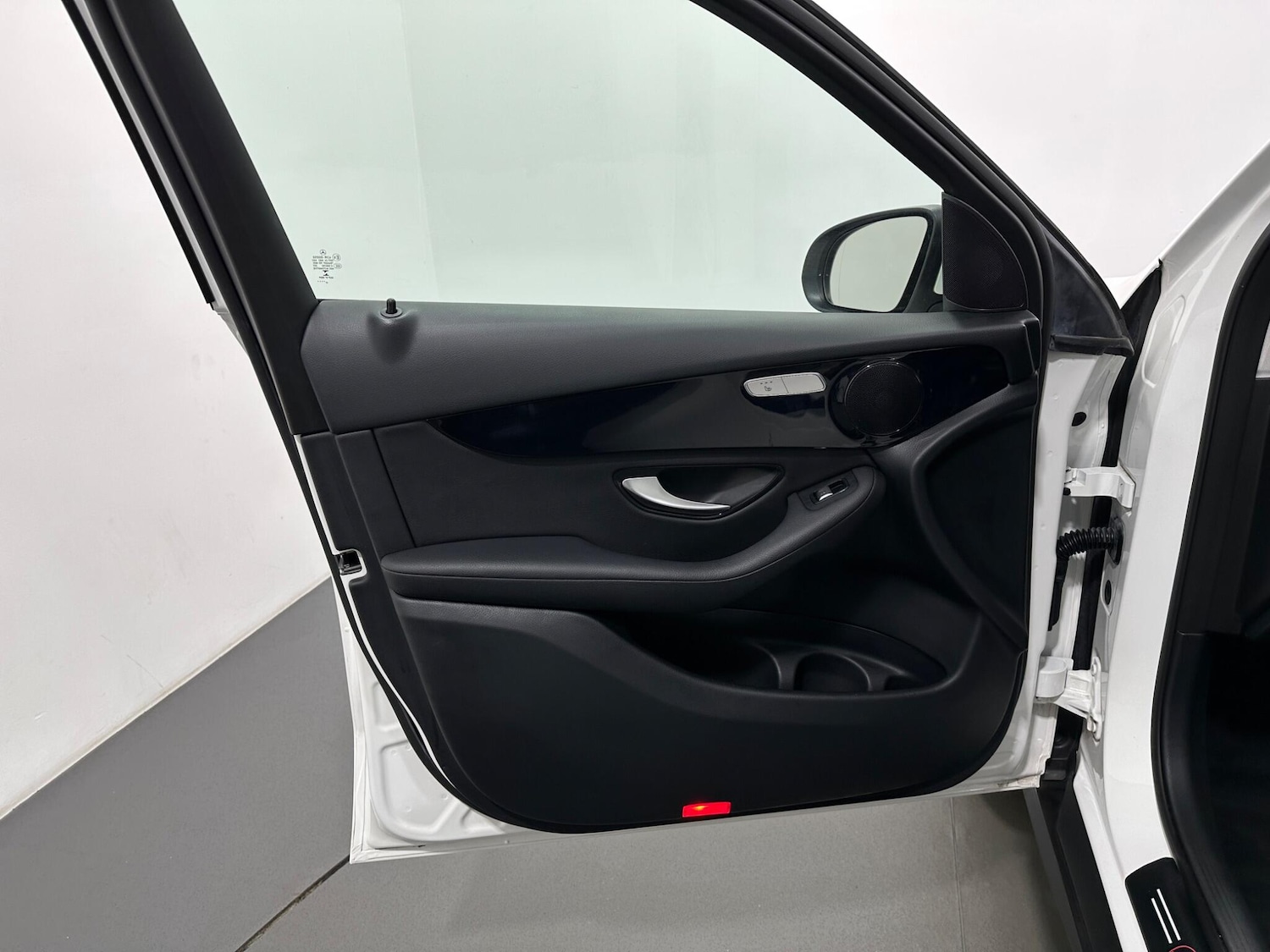 Used Mercedes-Benz GLC 2019 for sale - 76976616: Photo 36