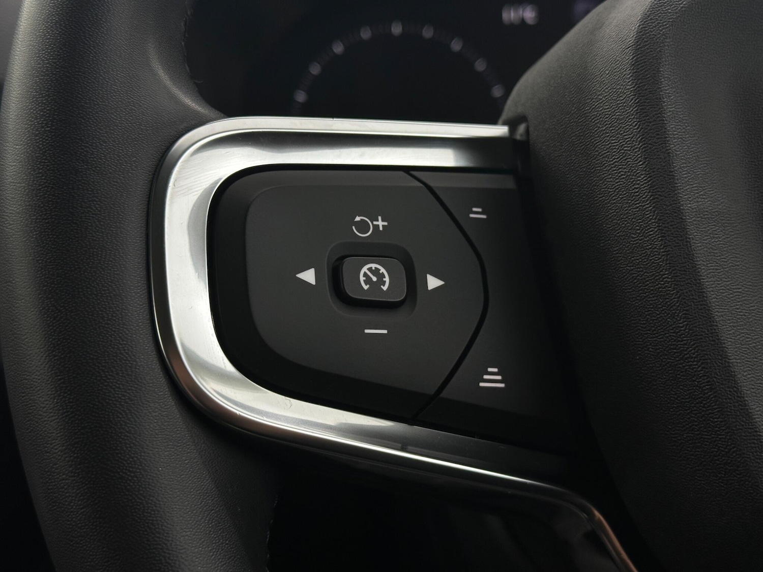 Used Volvo XC40 2021 for sale - 77229689: Photo 13