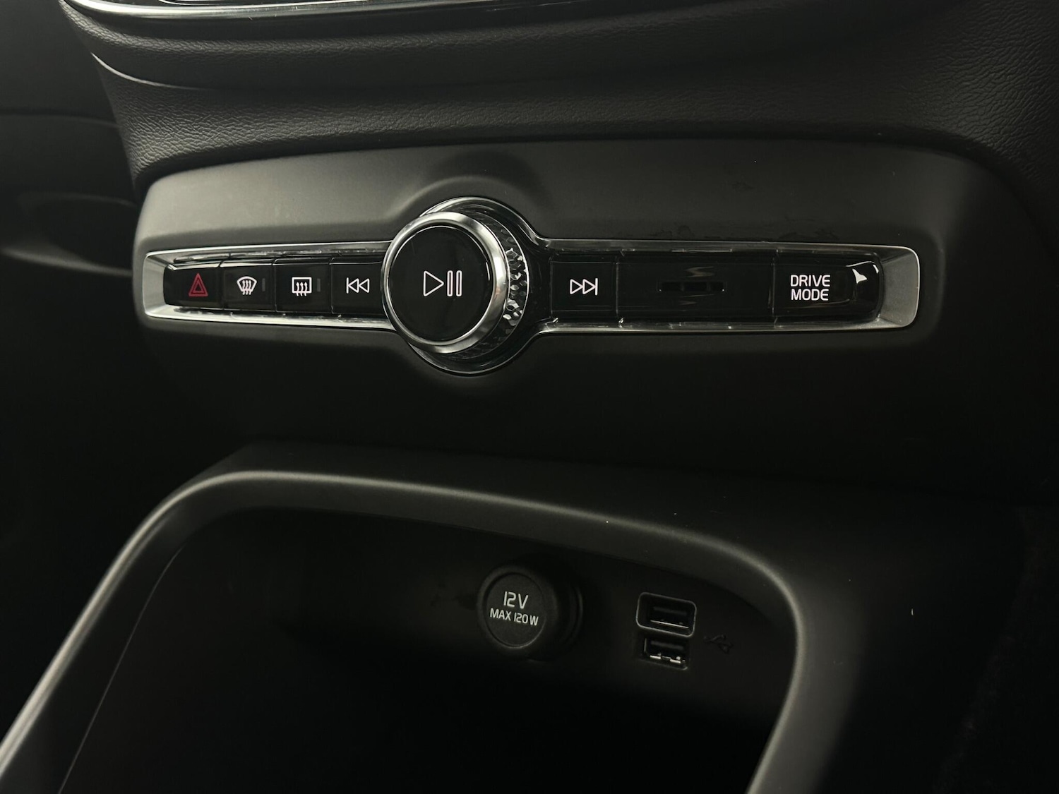 Used Volvo XC40 2021 for sale - 77229689: Photo 20