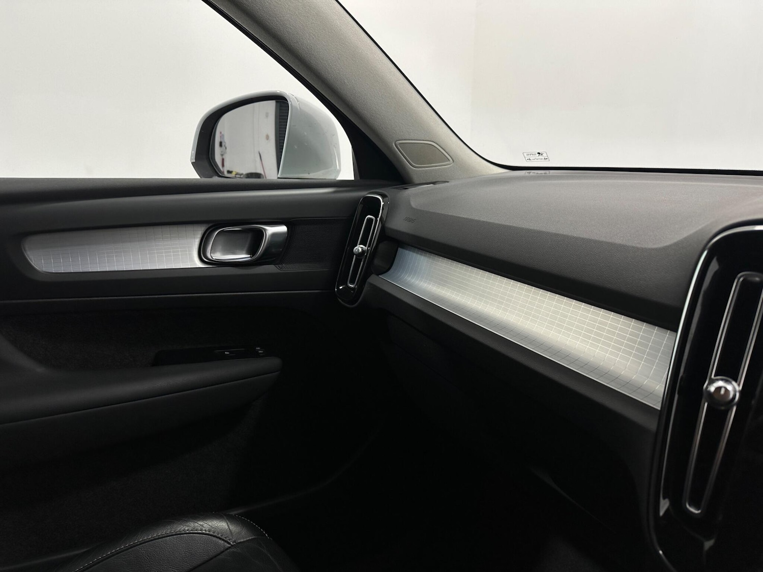 Used Volvo XC40 2021 for sale - 77229689: Photo 24