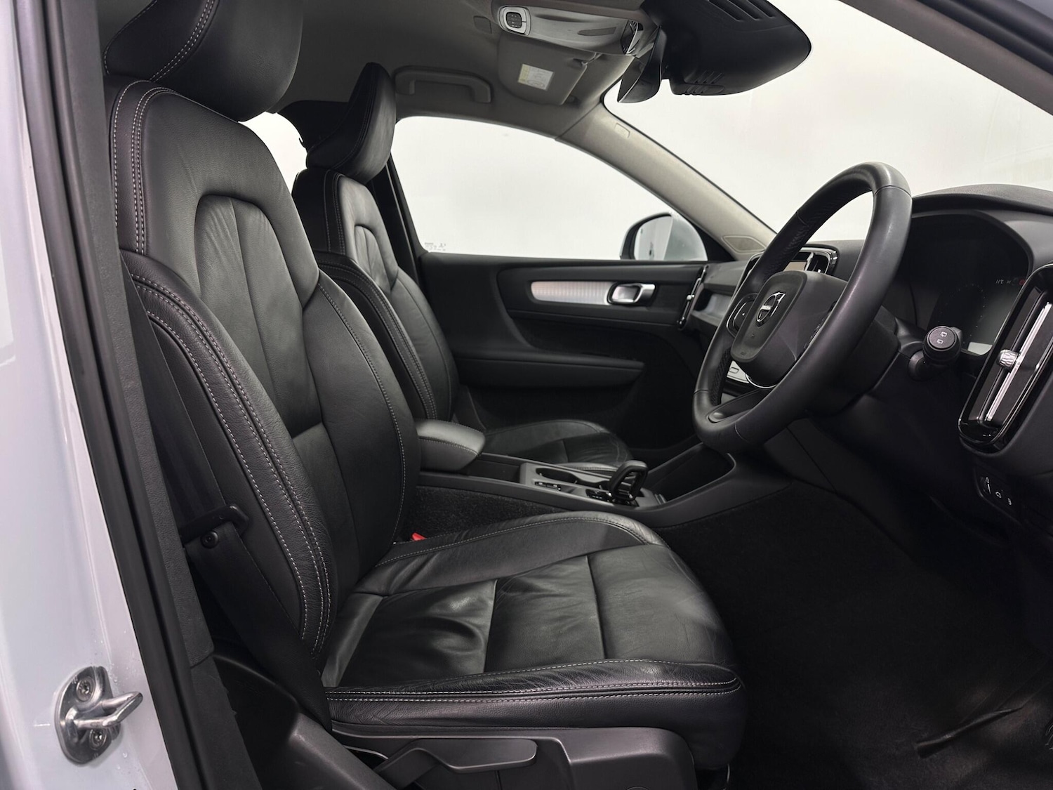 Used Volvo XC40 2021 for sale - 77229689: Photo 28