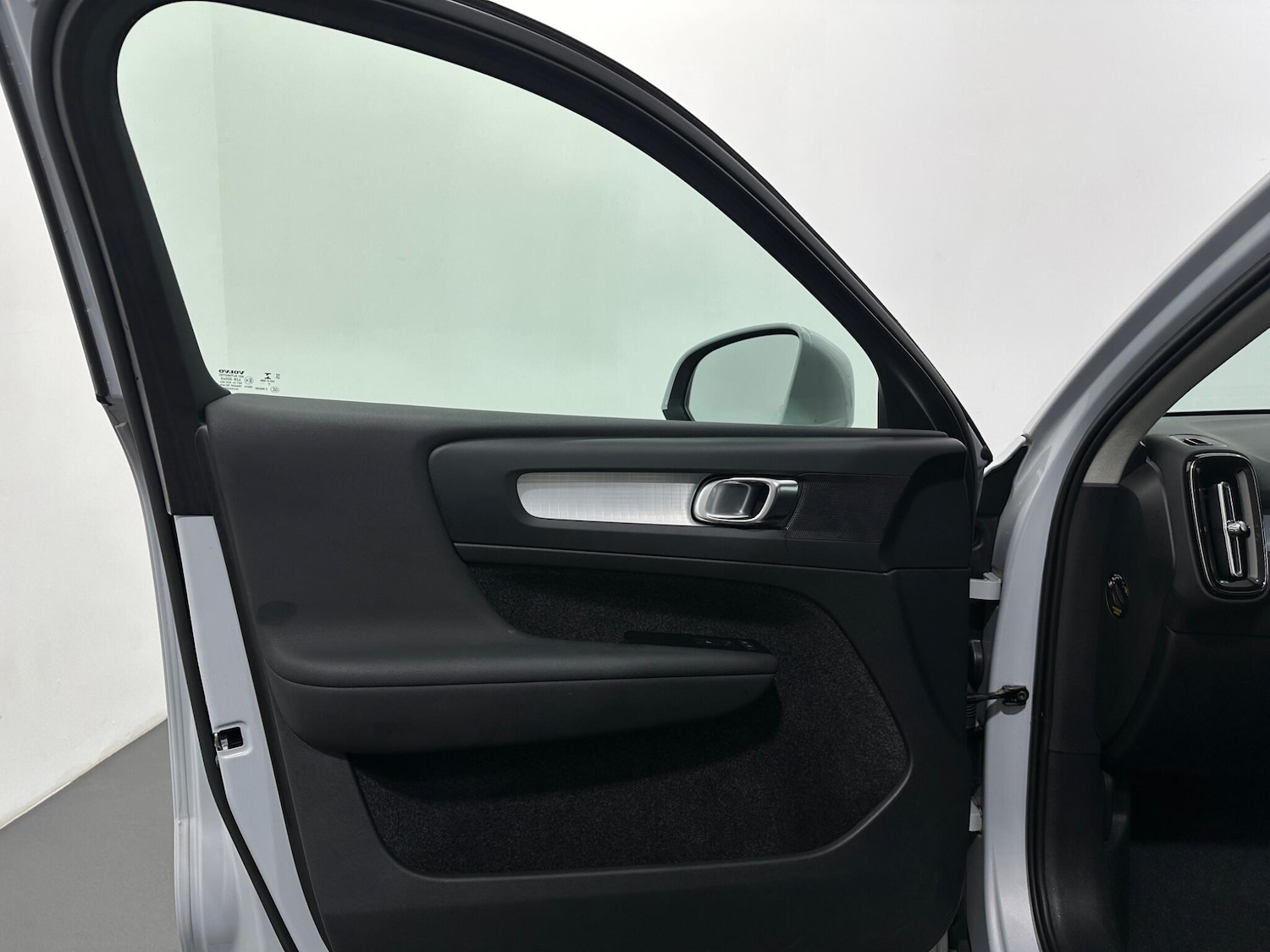 Used Volvo XC40 2021 for sale - 77229689: Photo 35