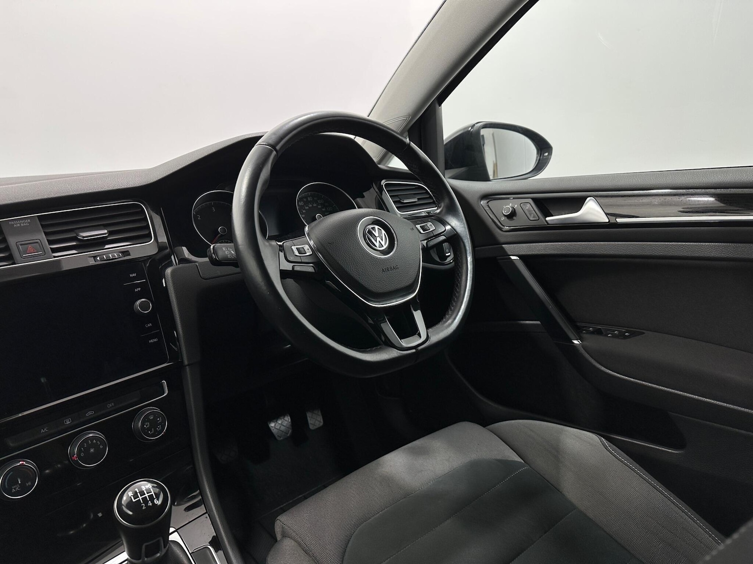 Used Volkswagen Golf 2018 for sale - 76878632: Photo 11