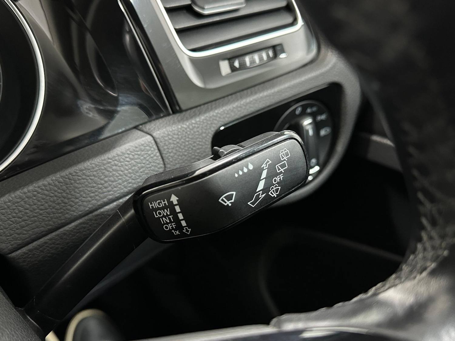 Used Volkswagen Golf 2018 for sale - 76878632: Photo 16