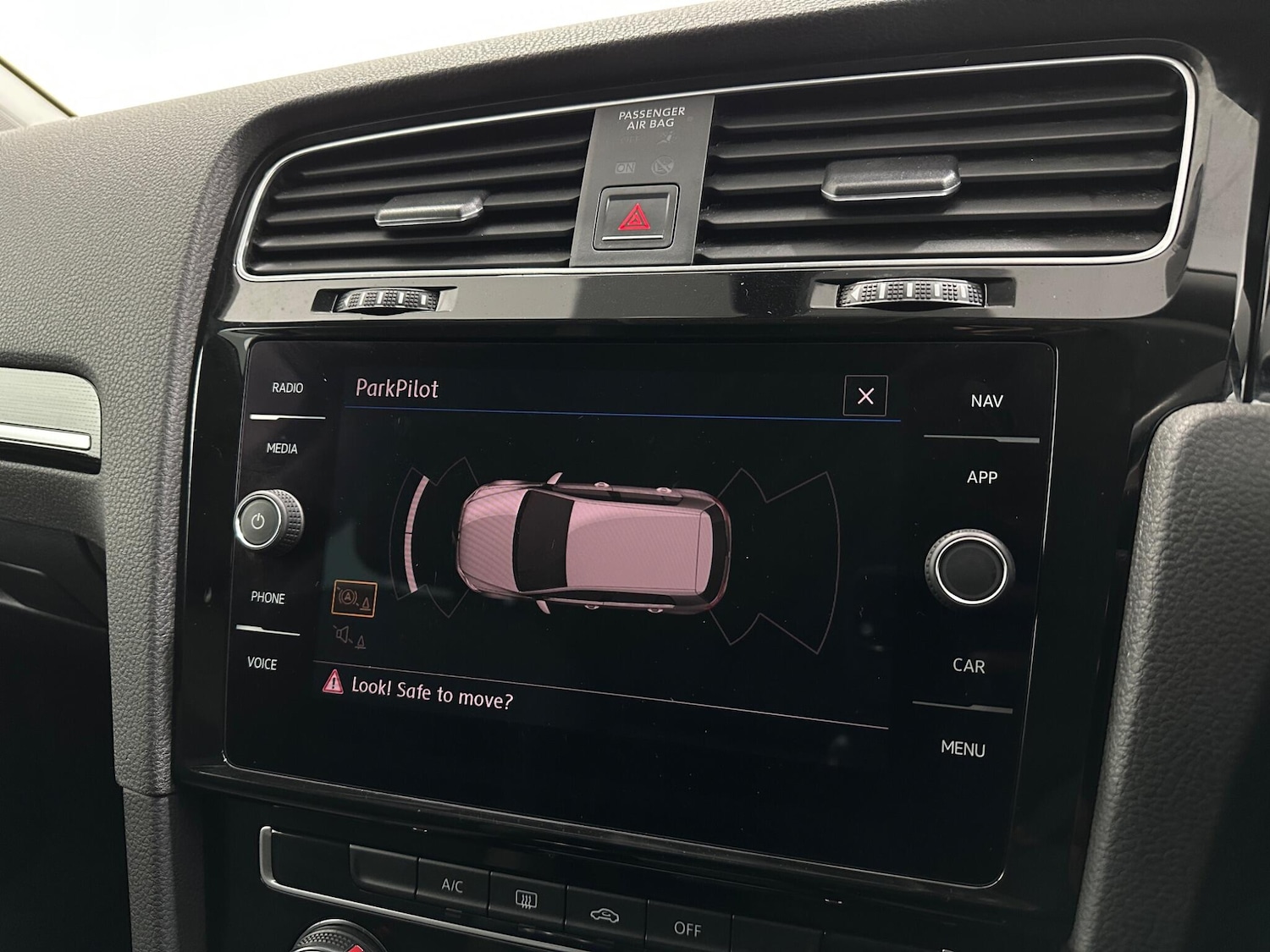 Used Volkswagen Golf 2018 for sale - 76878632: Photo 25