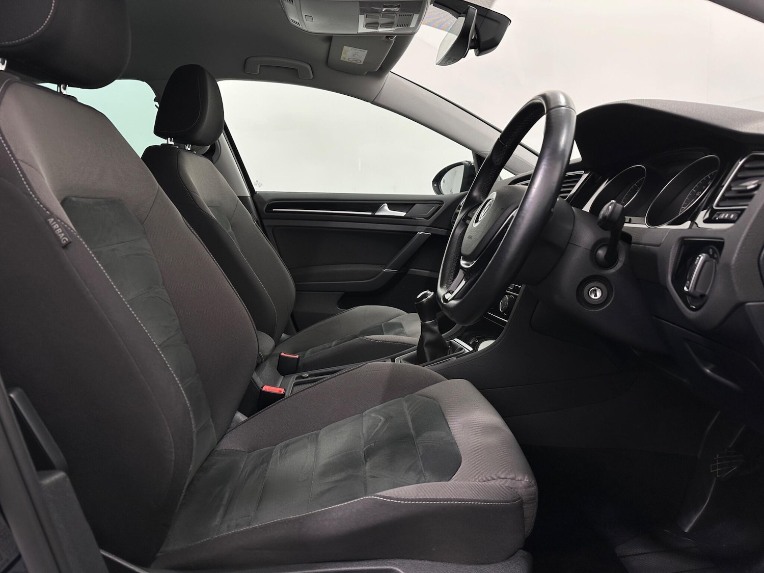 Used Volkswagen Golf 2018 for sale - 76878632: Photo 30