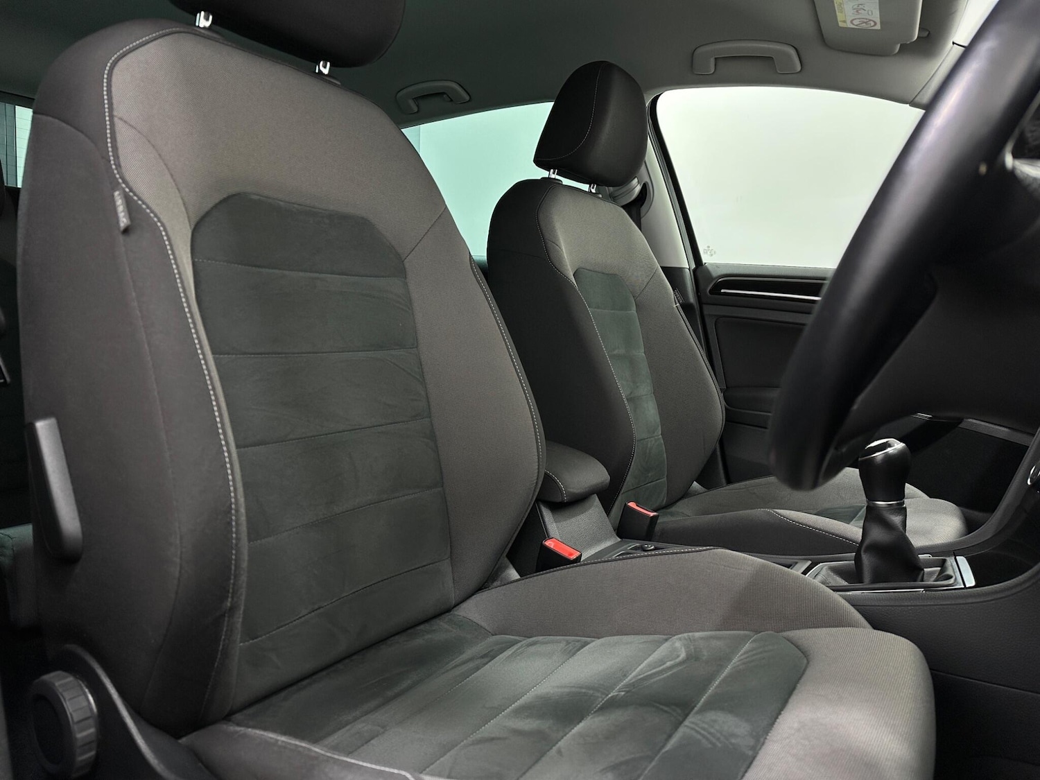 Used Volkswagen Golf 2018 for sale - 76878632: Photo 31