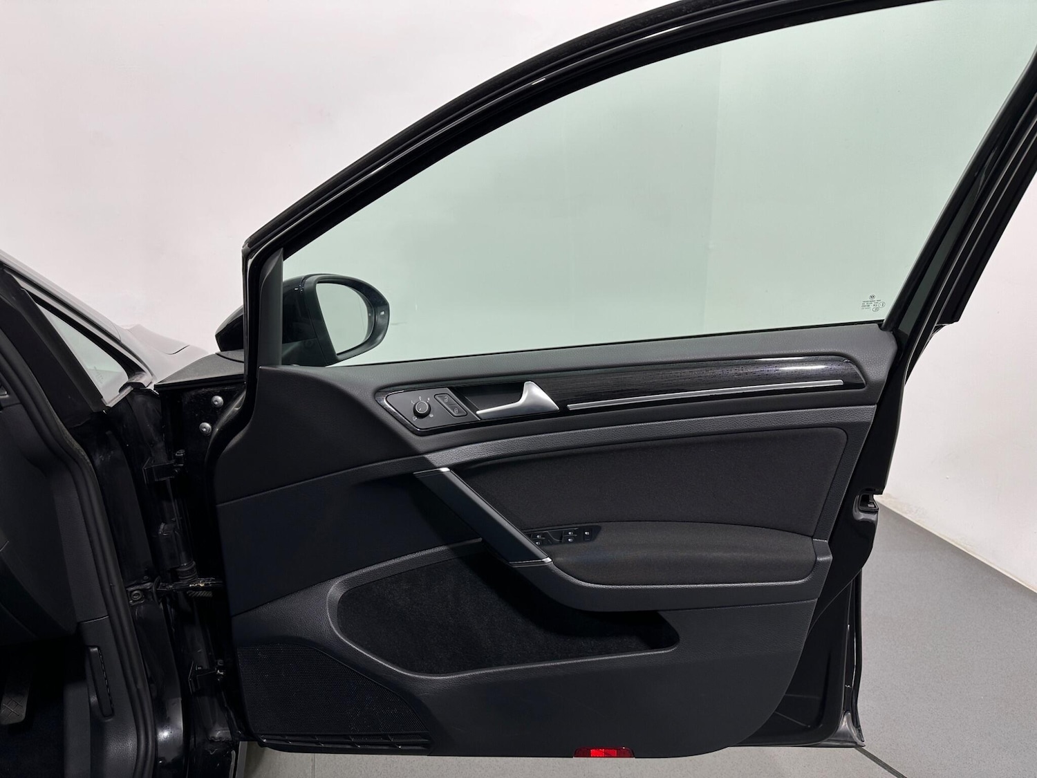 Used Volkswagen Golf 2018 for sale - 76878632: Photo 33