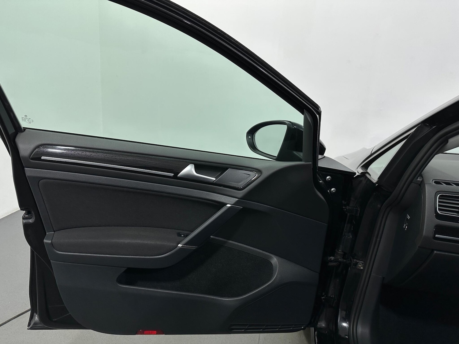 Used Volkswagen Golf 2018 for sale - 76878632: Photo 36