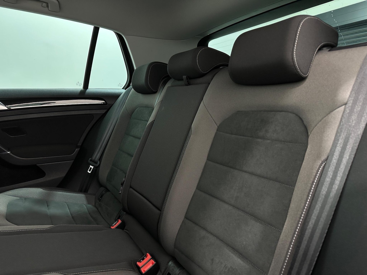 Used Volkswagen Golf 2018 for sale - 76878632: Photo 38