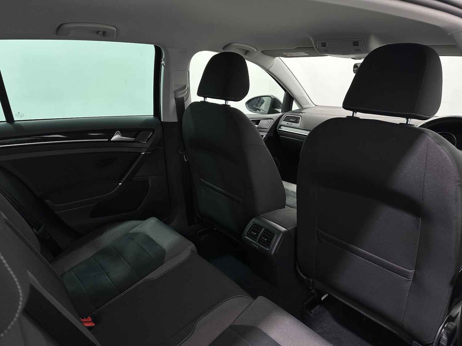 Used Volkswagen Golf 2018 for sale - 76878632: Photo 40