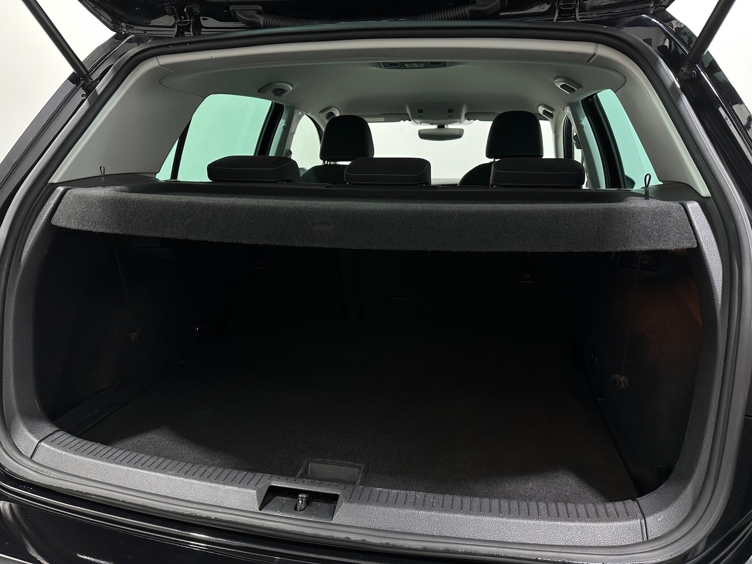 Used Volkswagen Golf 2018 for sale - 76878632: Photo 46