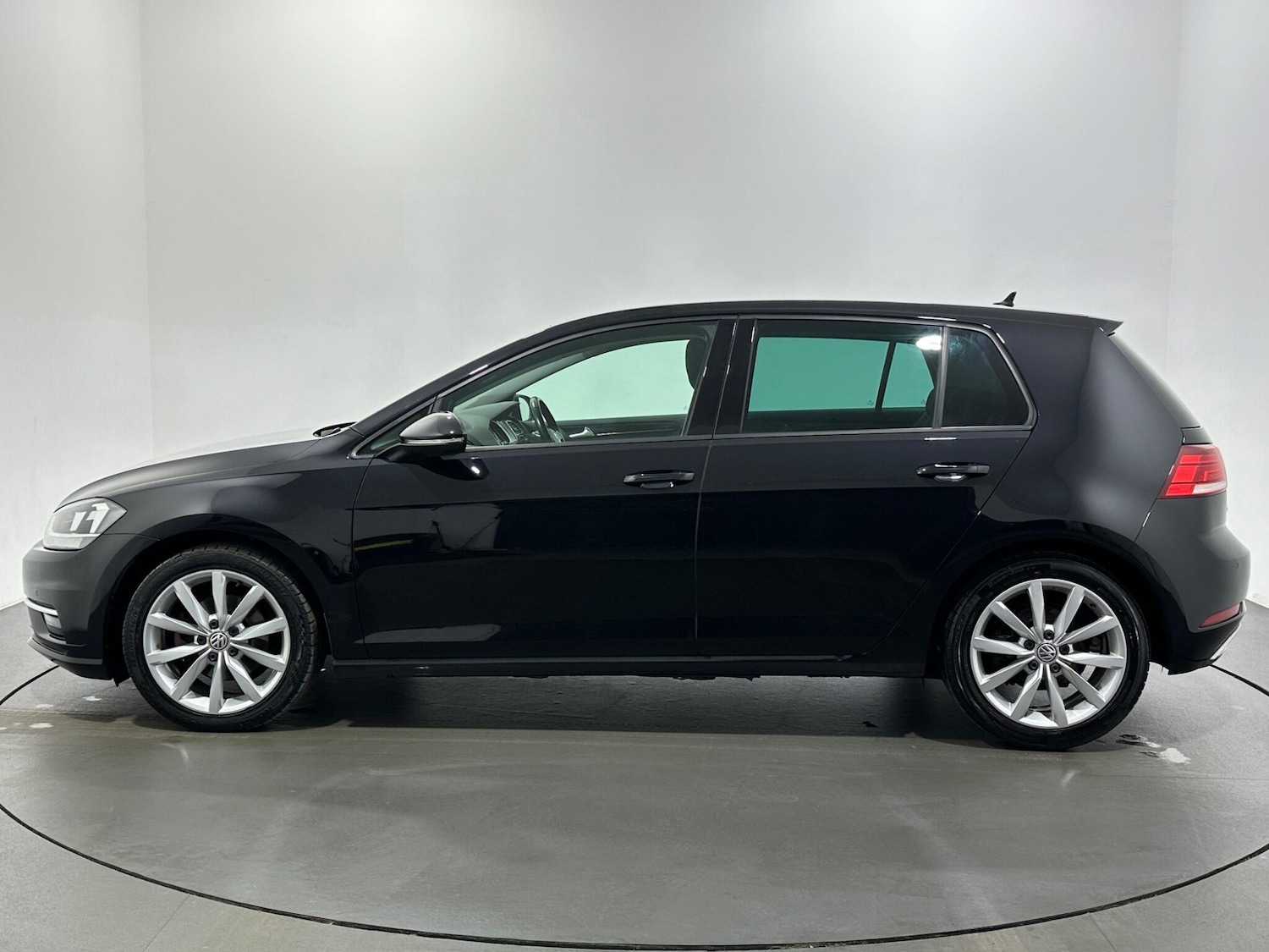 Used Volkswagen Golf 2018 for sale - 76878632: Photo 5