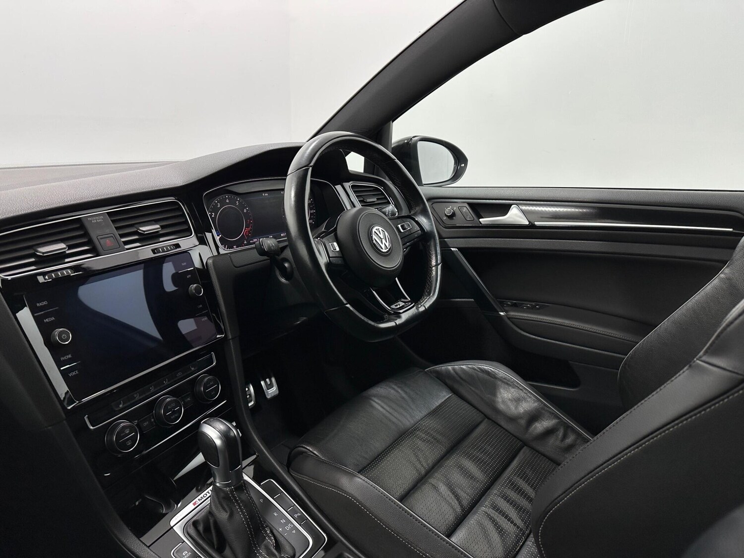 Used Volkswagen Golf 2019 for sale - 77575076: Photo 31