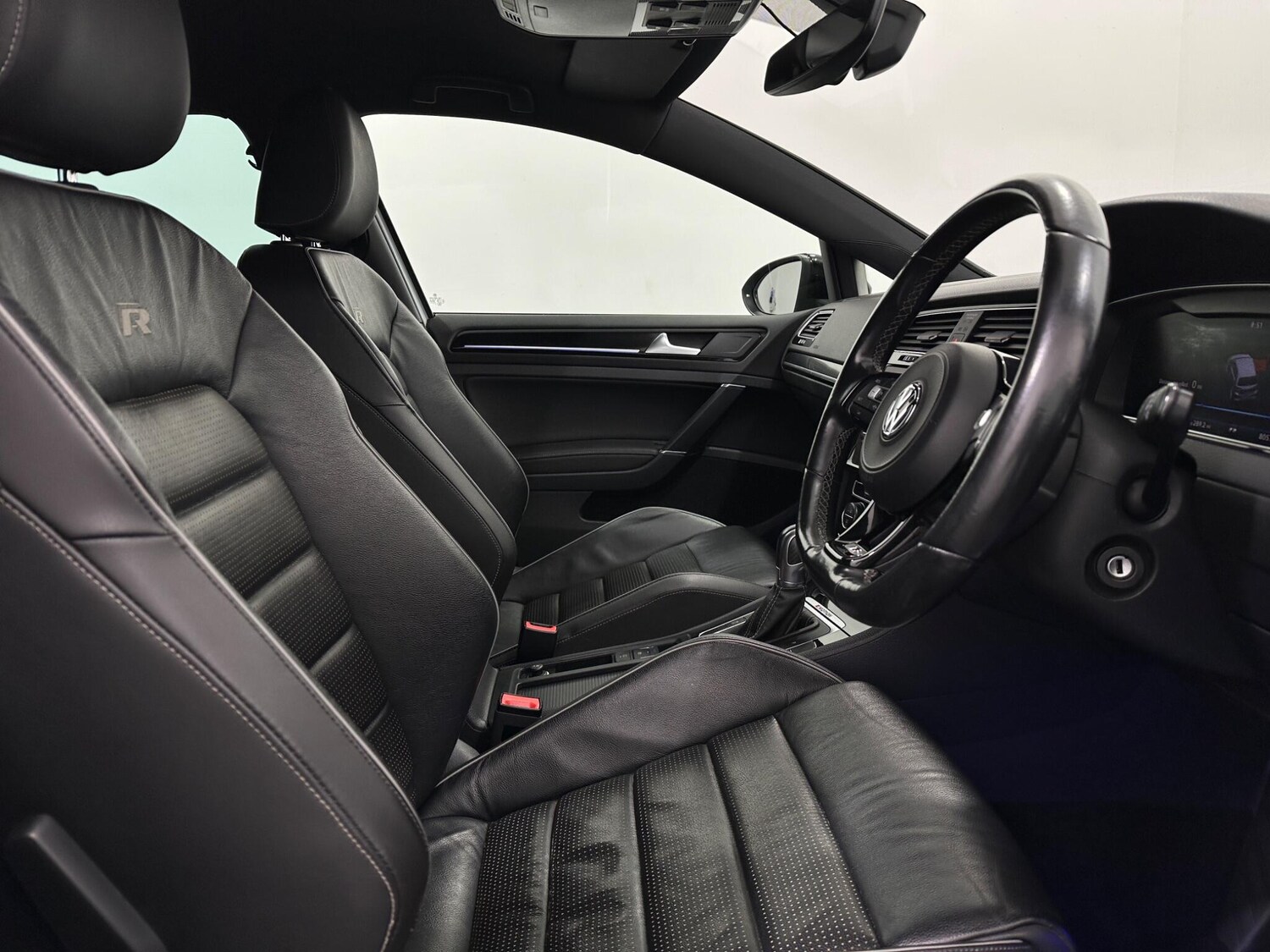 Used Volkswagen Golf 2019 for sale - 77575076: Photo 32