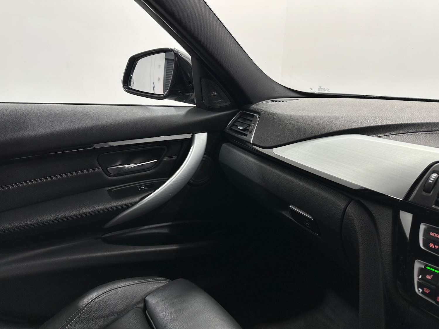 Used BMW 3 Series 2018 for sale - 76878652: Photo 26