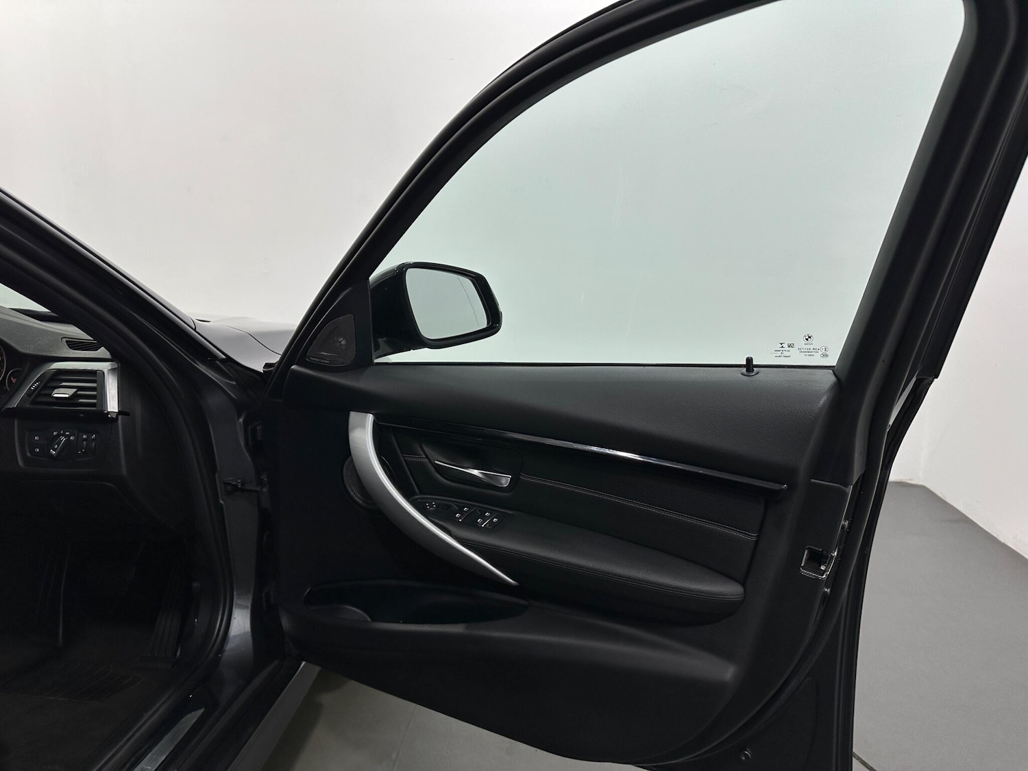 Used BMW 3 Series 2018 for sale - 76878652: Photo 31