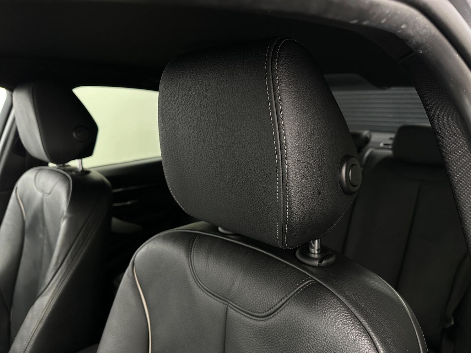 Used BMW 3 Series 2018 for sale - 76878652: Photo 34