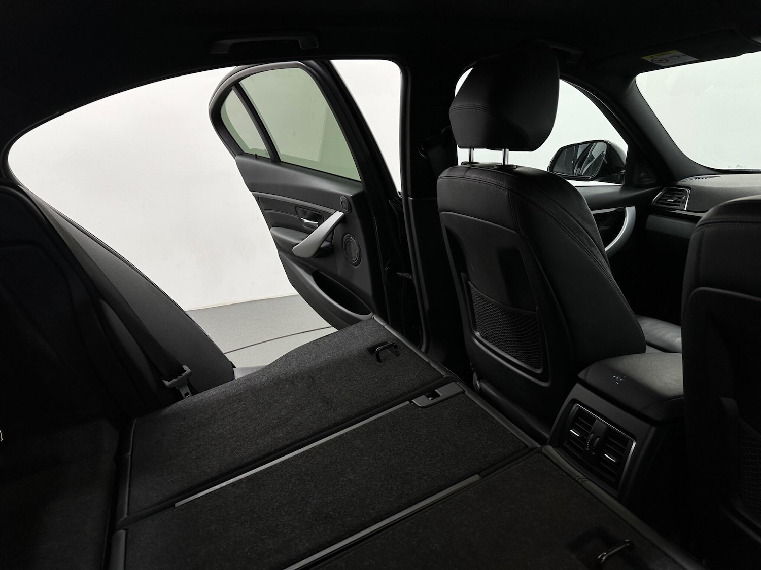 Used BMW 3 Series 2018 for sale - 76878652: Photo 45