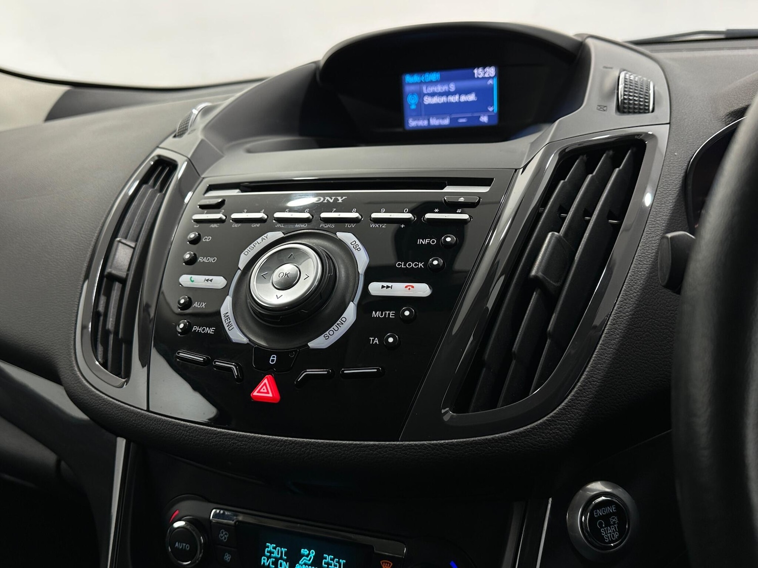 Used Ford Kuga 2015 for sale - 78115874: Photo 22