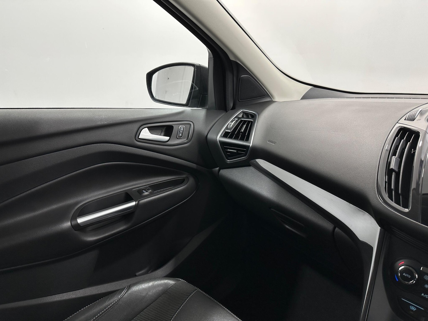 Used Ford Kuga 2015 for sale - 78115874: Photo 26