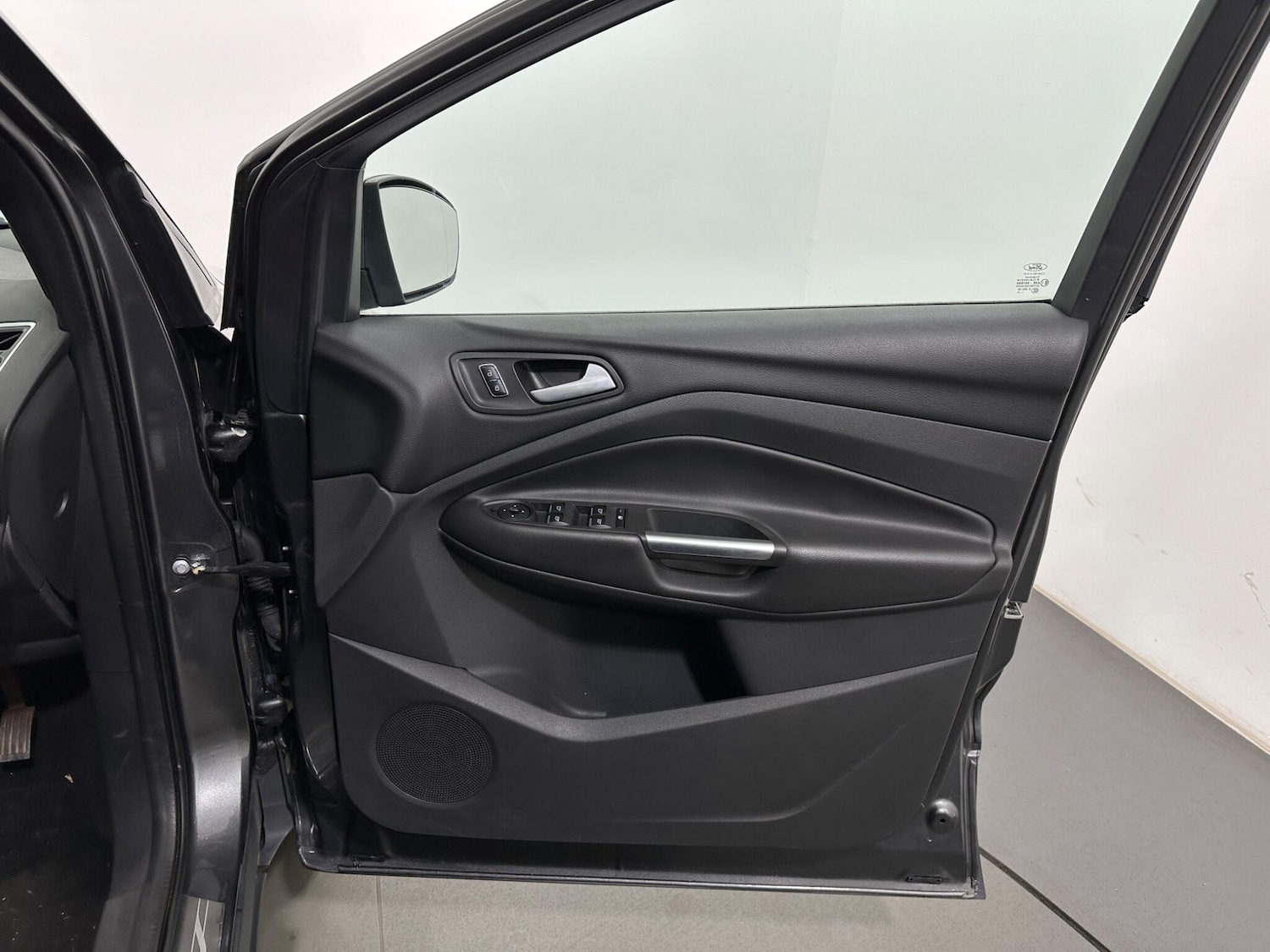 Used Ford Kuga 2015 for sale - 78115874: Photo 33