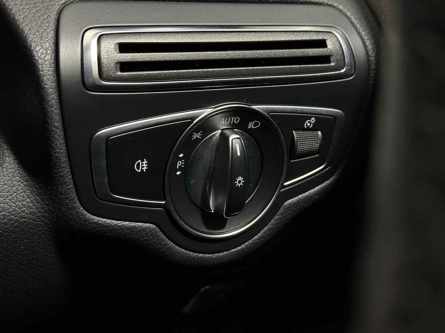 Used Mercedes-Benz C Class 2019 for sale - 77586345: Photo 18