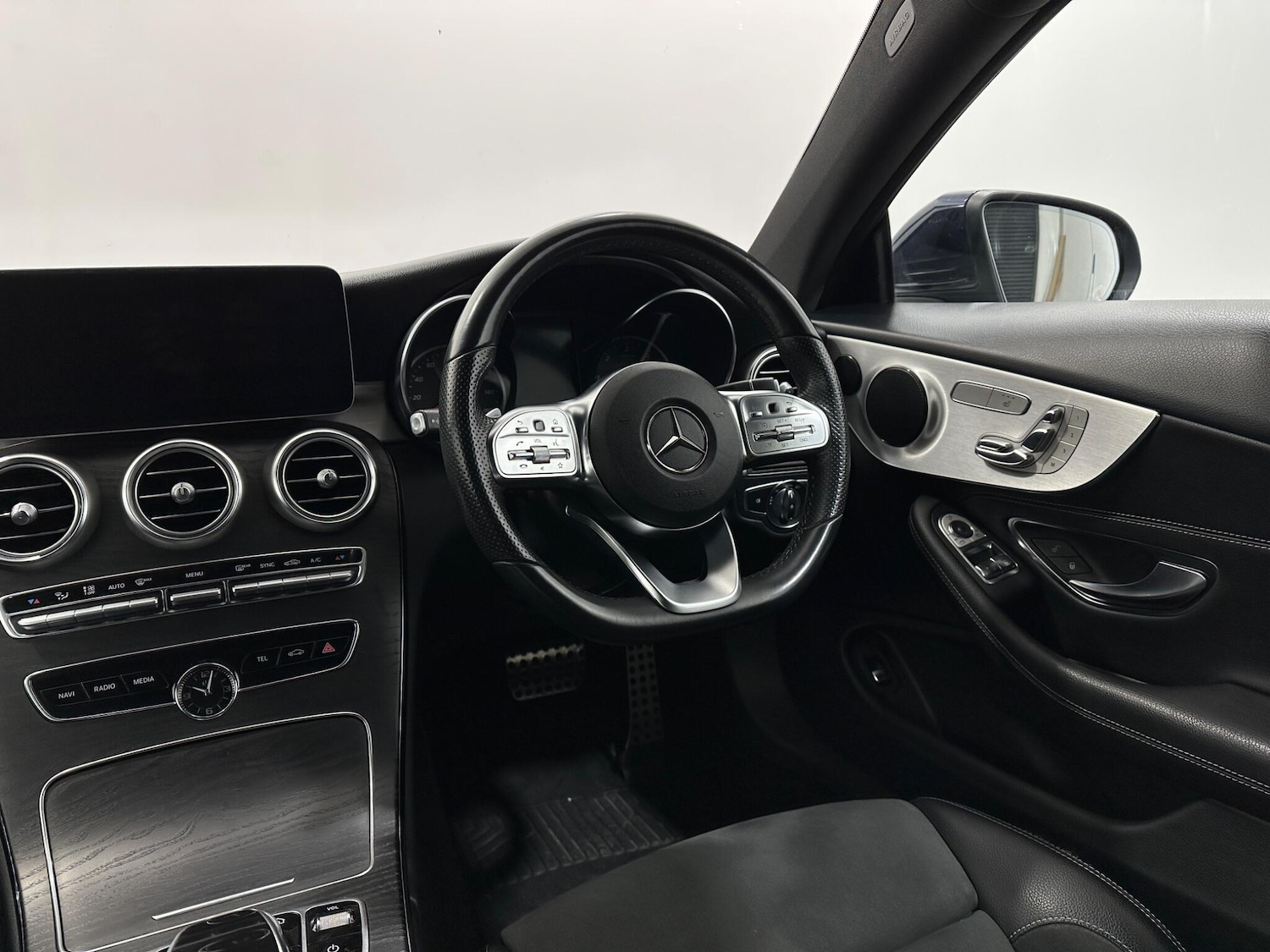 Used Mercedes-Benz C Class 2019 for sale - 77097548: Photo 11