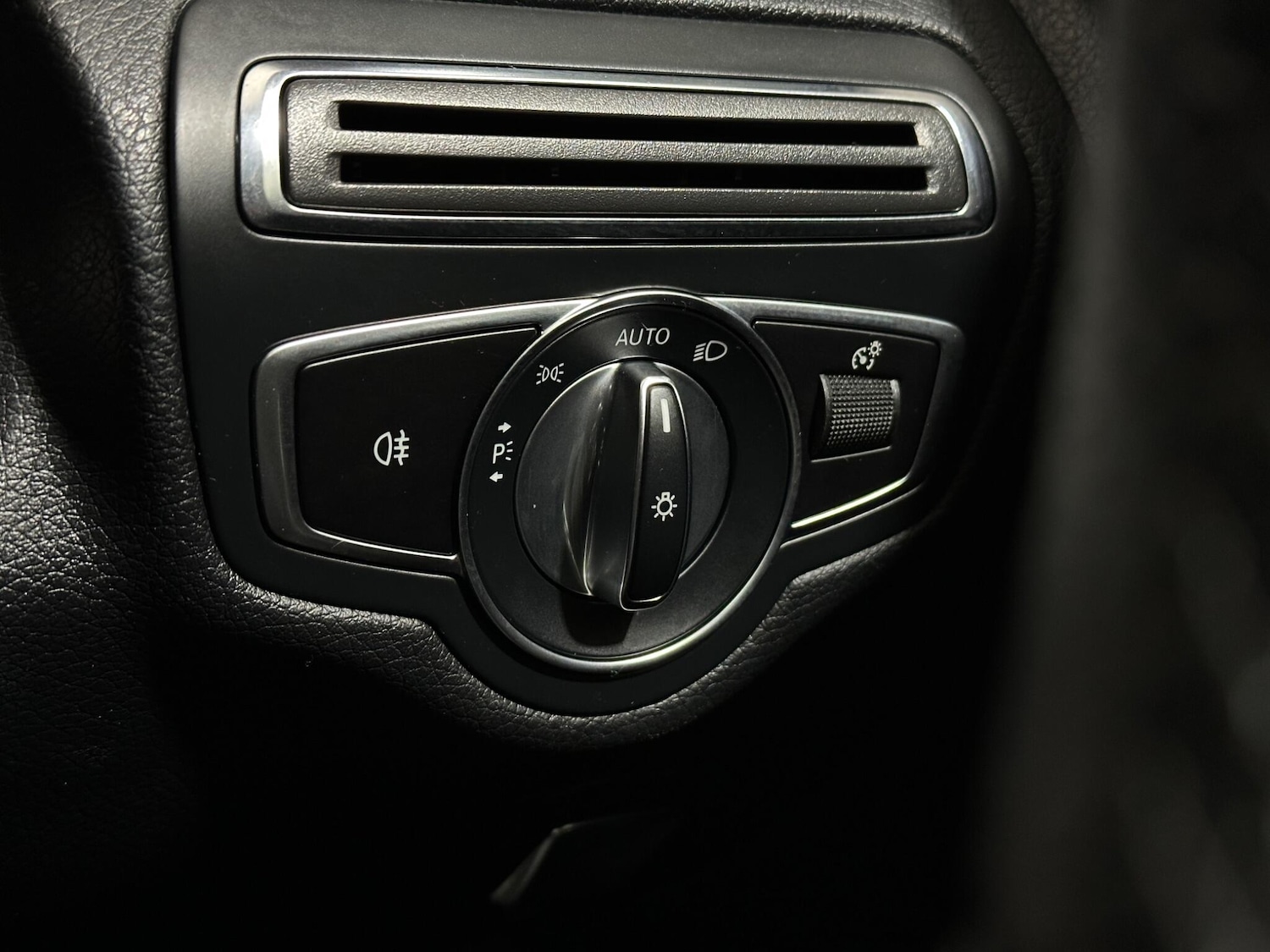 Used Mercedes-Benz C Class 2019 for sale - 77097548: Photo 17