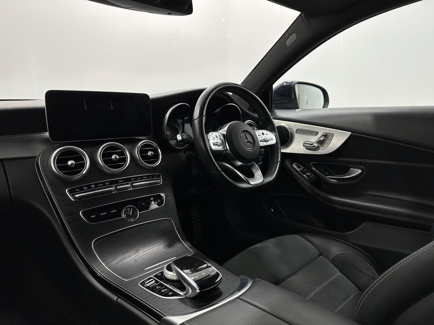 Used Mercedes-Benz C Class 2019 for sale - 77097548: Photo 32