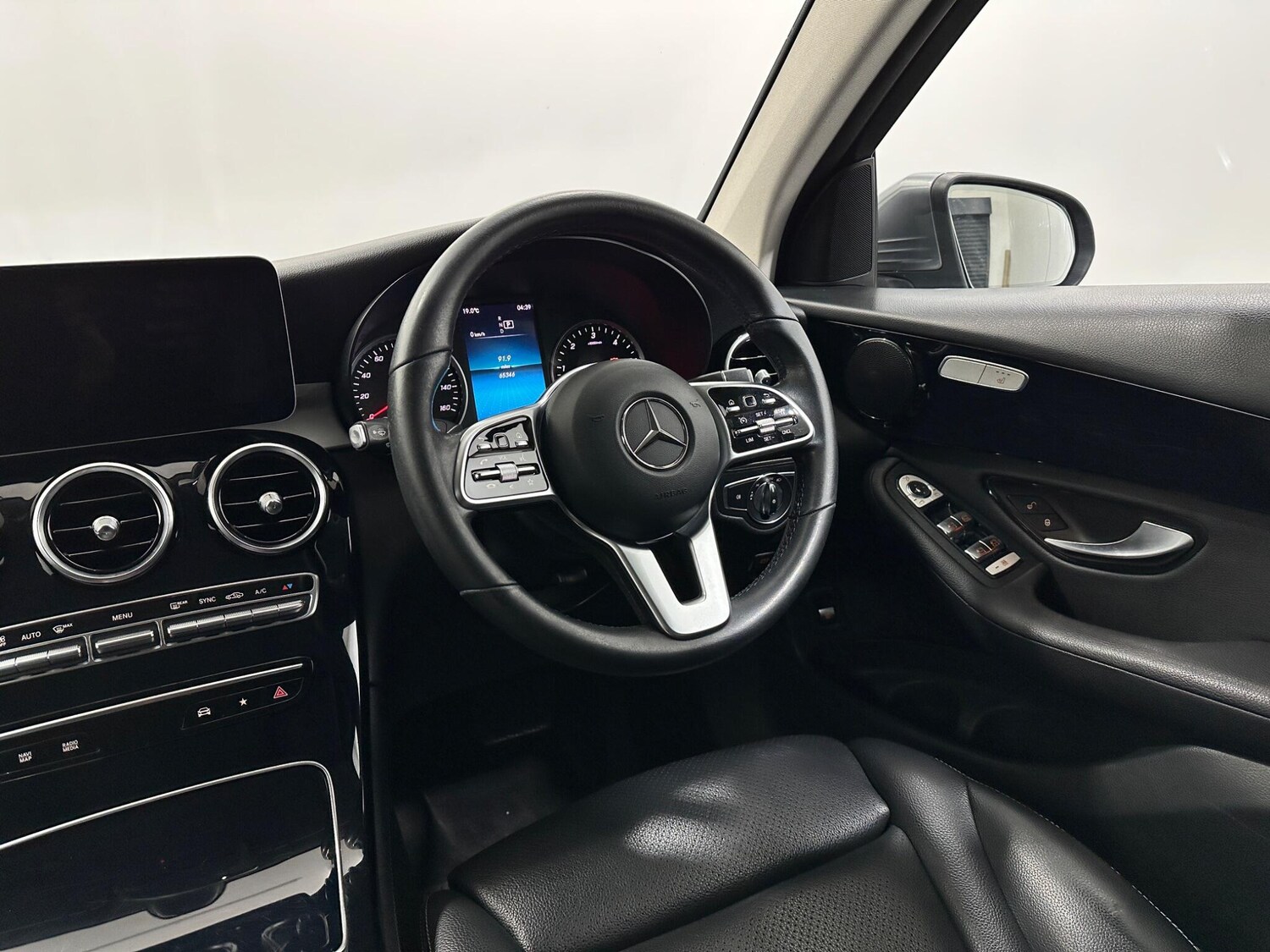 Used Mercedes-Benz GLC 2019 for sale - 77658928: Photo 12