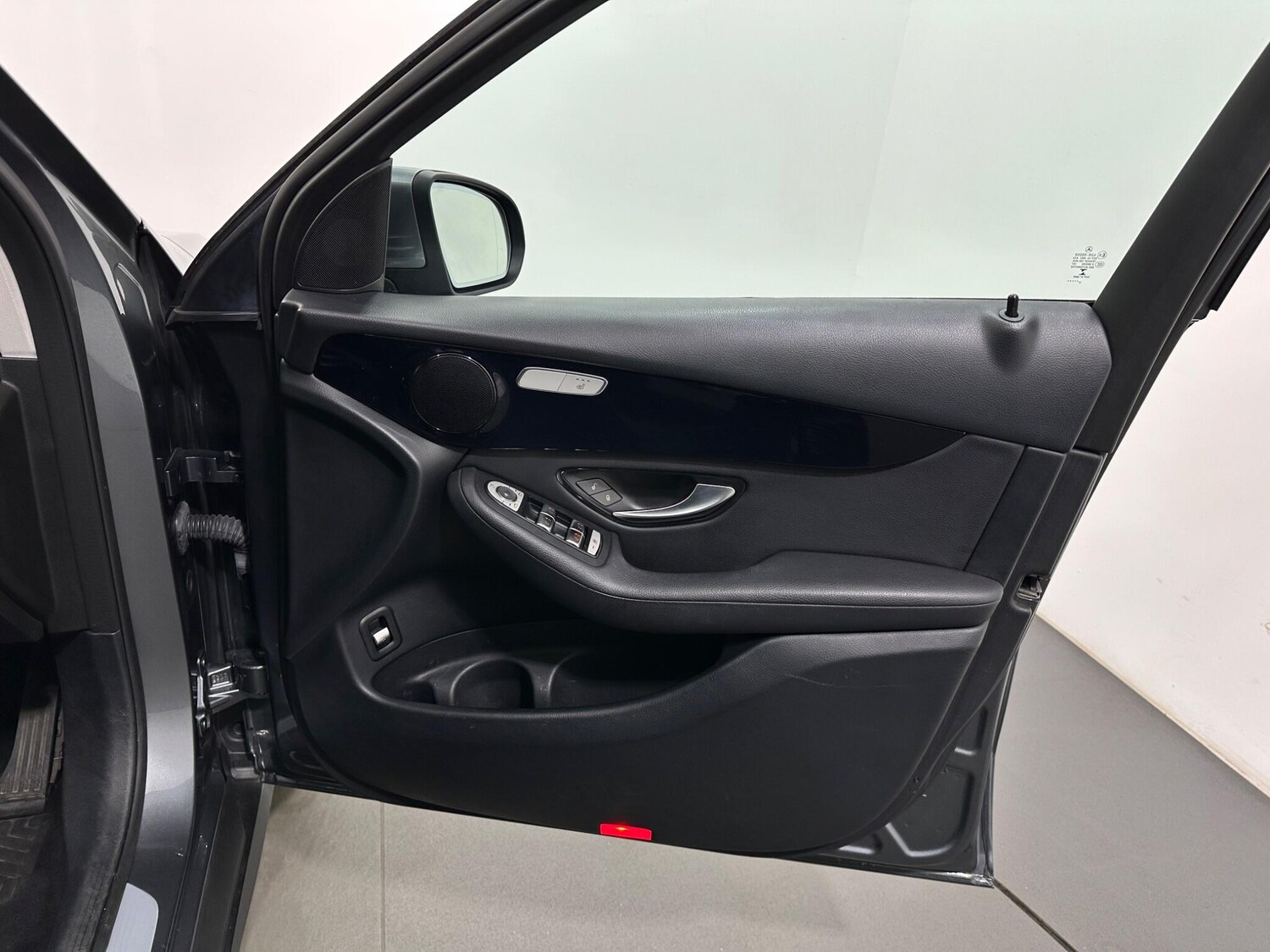 Used Mercedes-Benz GLC 2019 for sale - 77658928: Photo 35