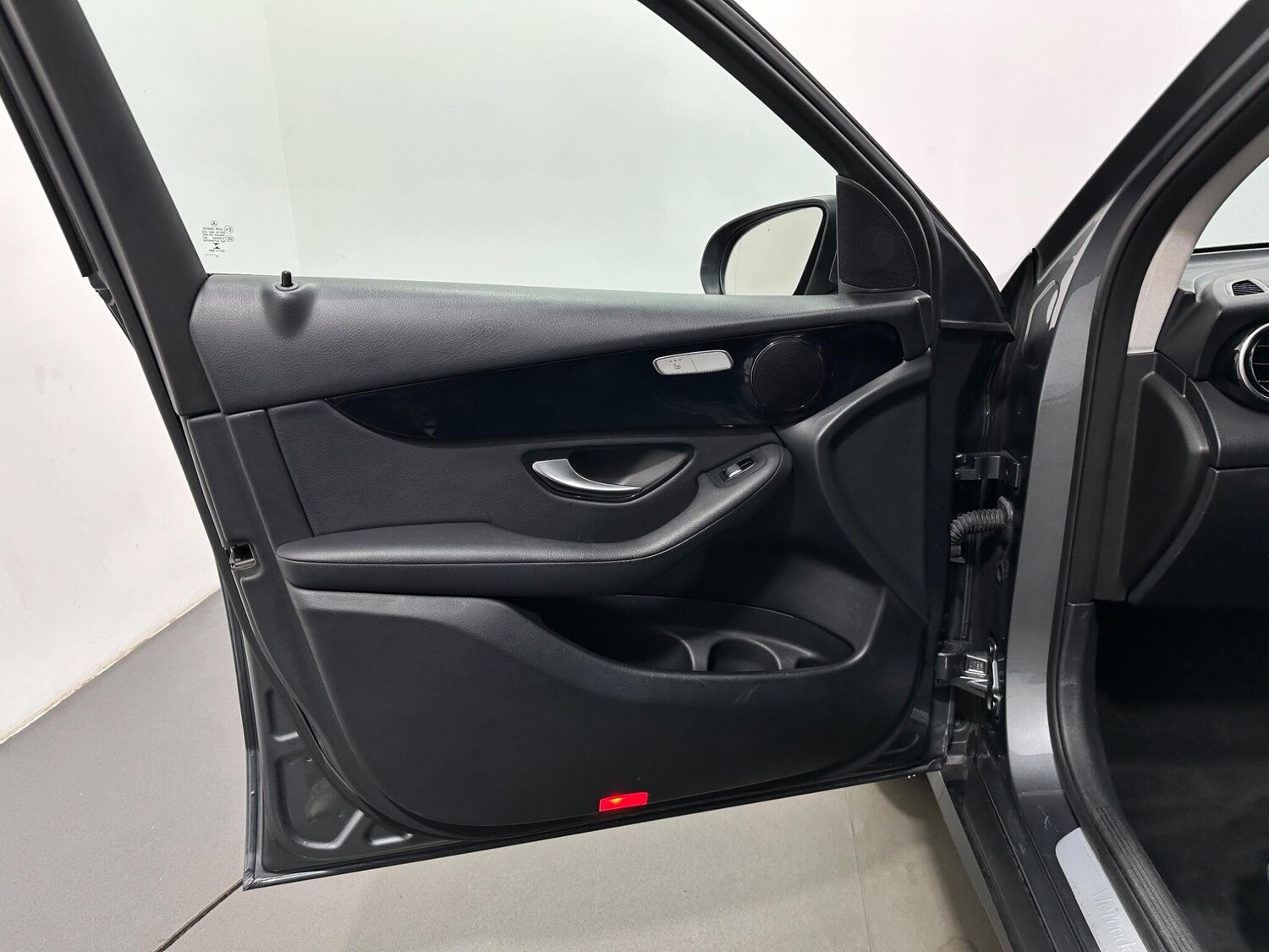 Used Mercedes-Benz GLC 2019 for sale - 77658928: Photo 38