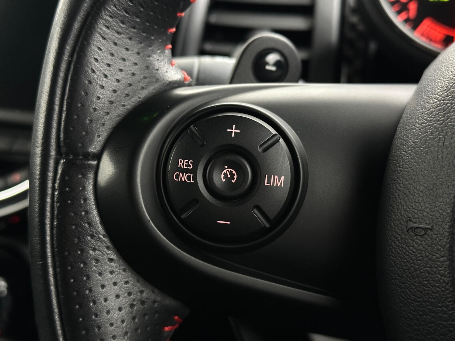 Used MINI Hatch 2020 for sale - 76878610: Photo 13