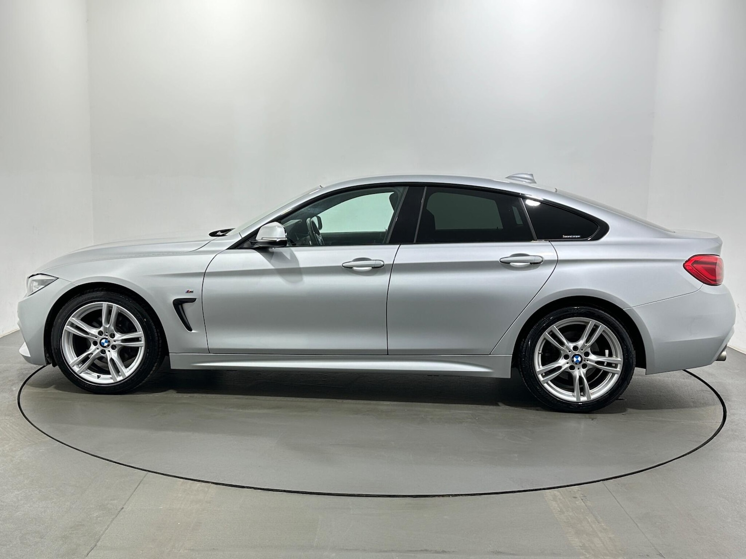 Used BMW 4 Series 2019 for sale - 78157643: Photo 5