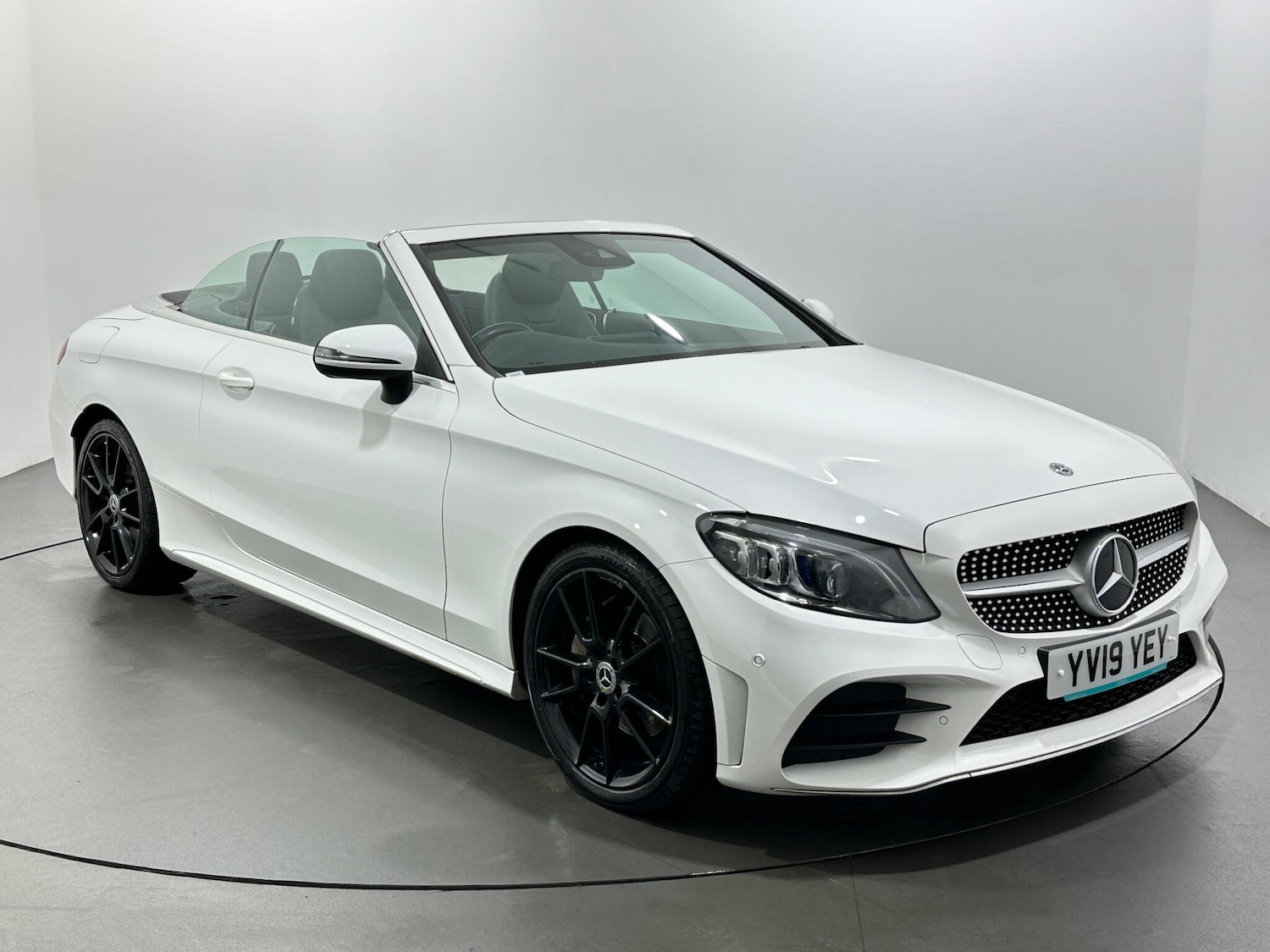 Used Mercedes-Benz C Class 2019 for sale - 76878556: Photo 1