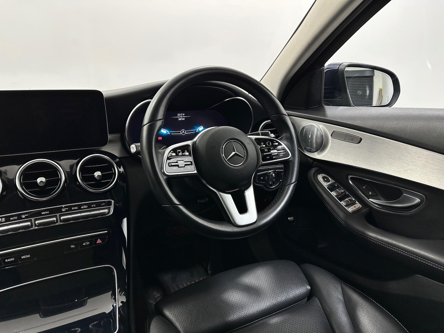 Used Mercedes-Benz C Class 2019 for sale - 77892699: Photo 12