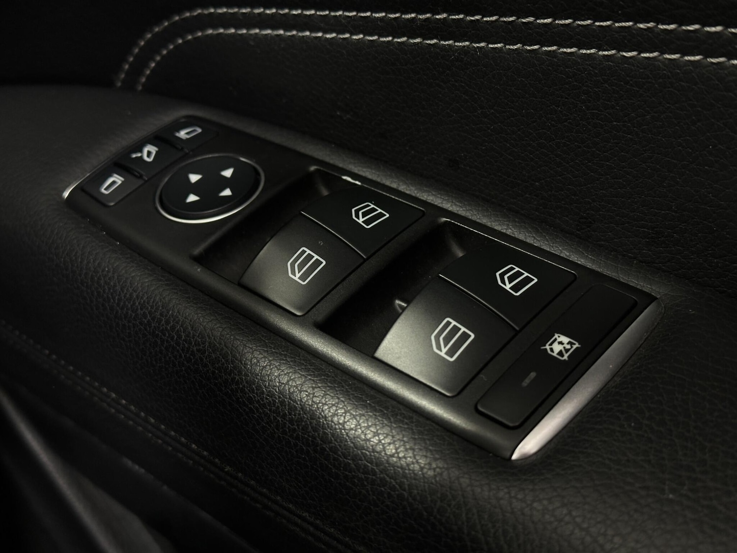 Used Mercedes-Benz E Class 2016 for sale - 76878965: Photo 18