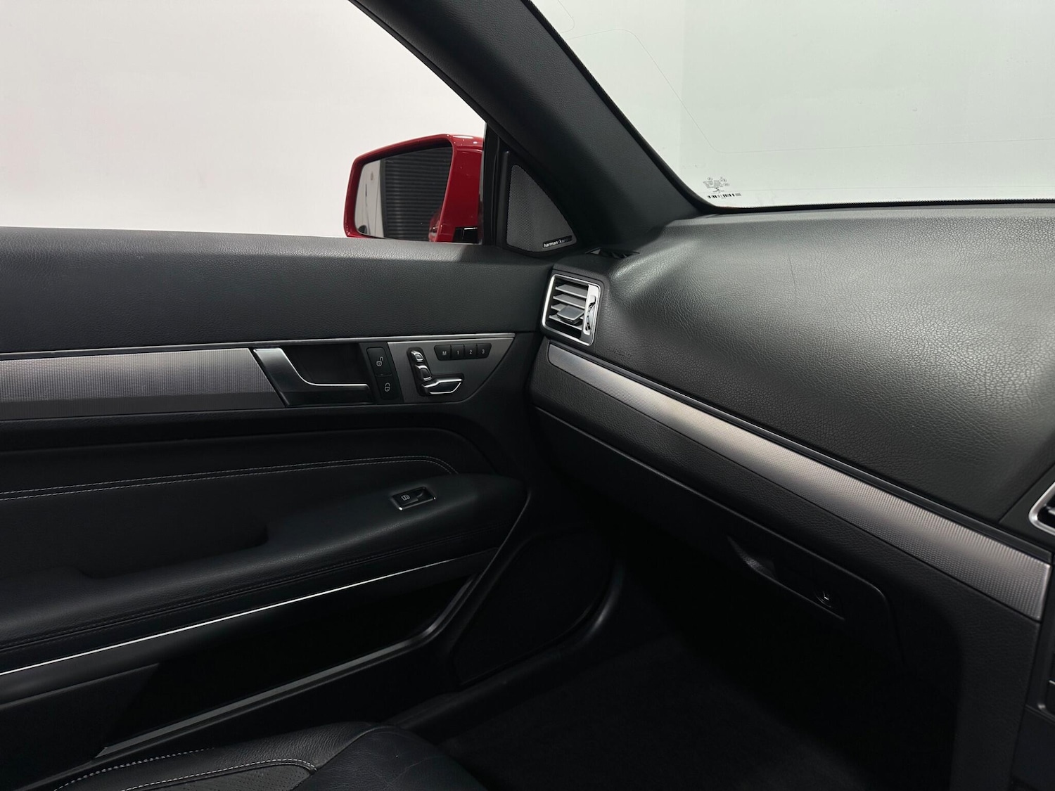 Used Mercedes-Benz E Class 2016 for sale - 76878965: Photo 27