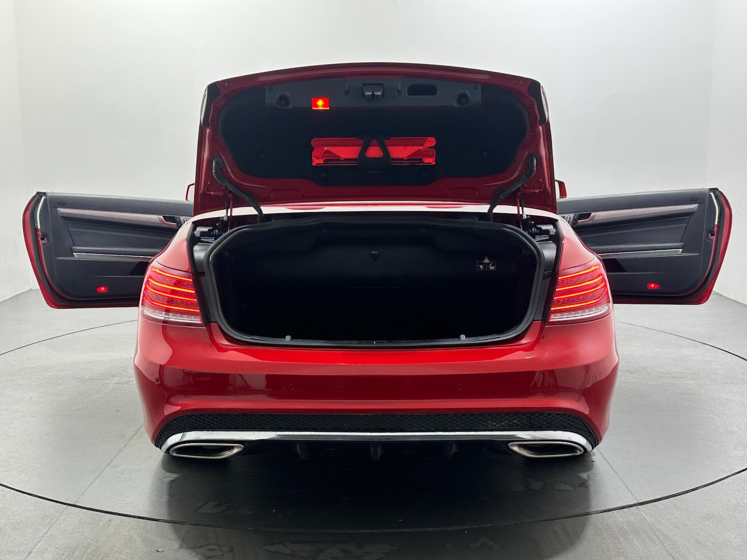 Used Mercedes-Benz E Class 2016 for sale - 76878965: Photo 40