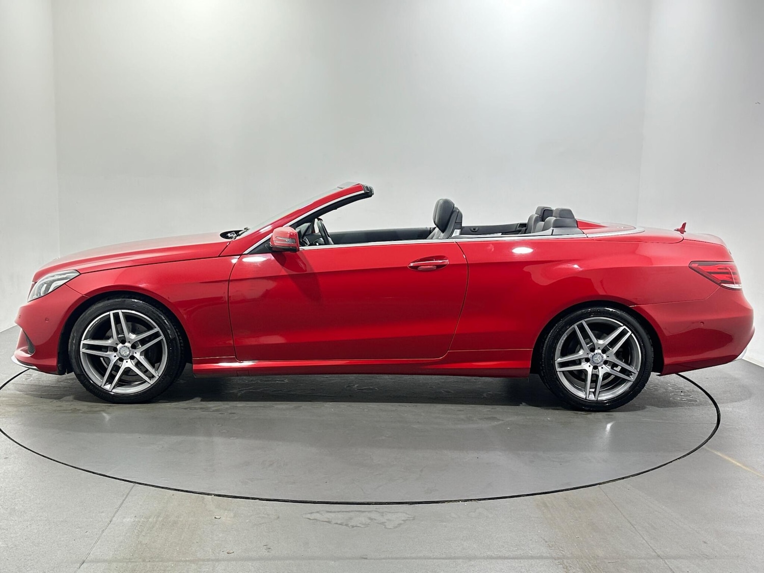 Used Mercedes-Benz E Class 2016 for sale - 76878965: Photo 5