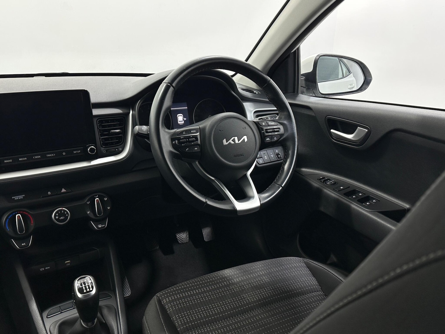 Used Kia Stonic 2022 for sale - 77144135: Photo 11