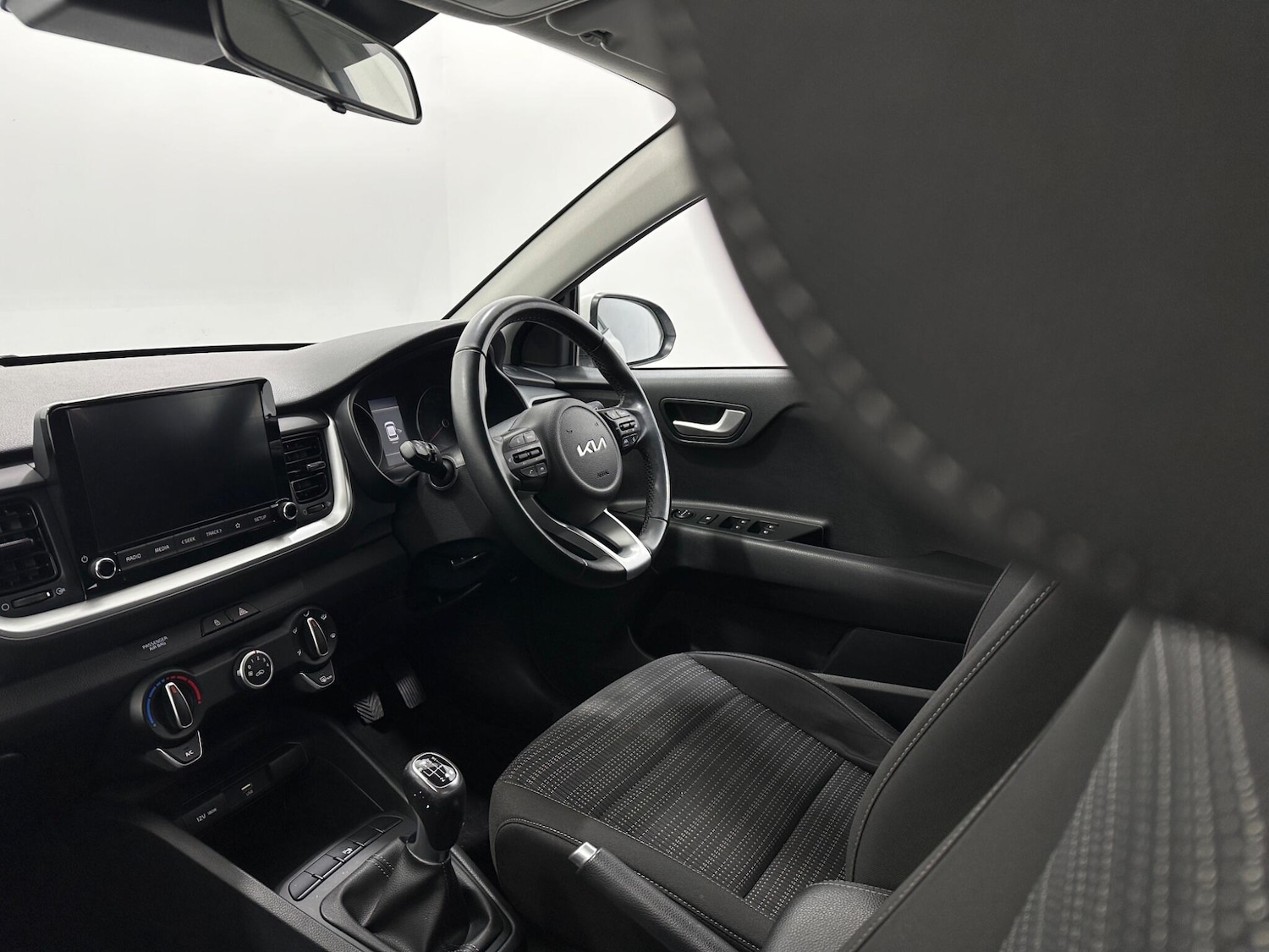 Used Kia Stonic 2022 for sale - 77144135: Photo 23