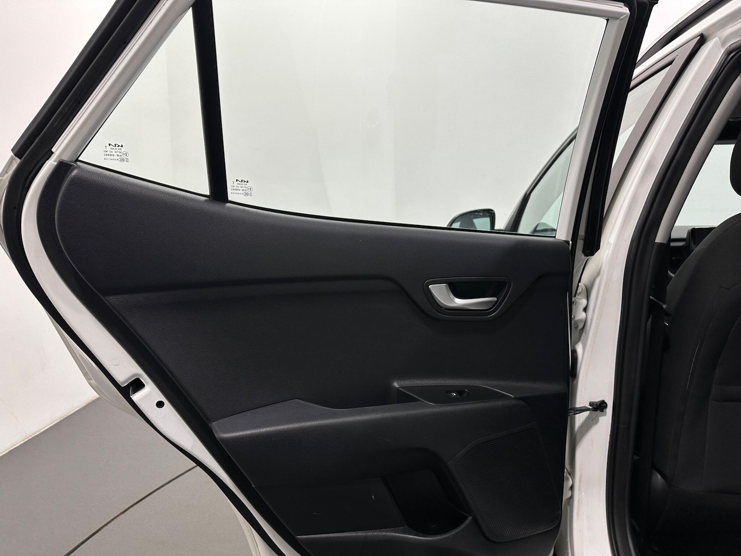 Used Kia Stonic 2022 for sale - 77144135: Photo 35