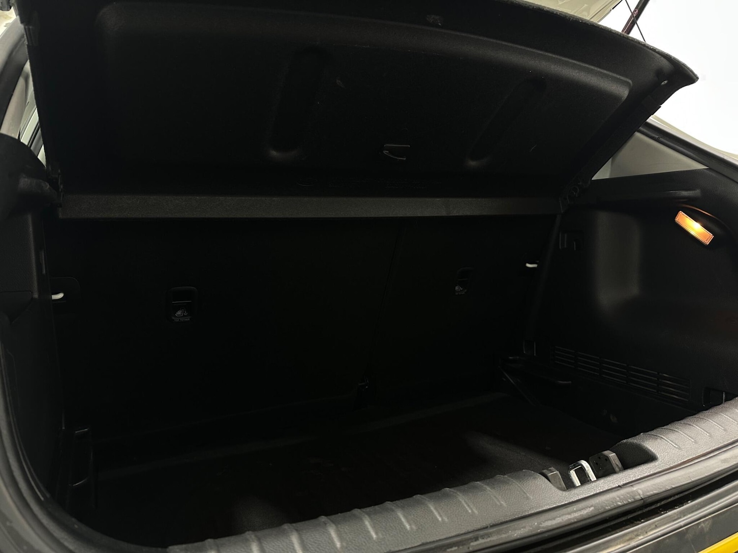 Used Kia Stonic 2022 for sale - 77144135: Photo 42