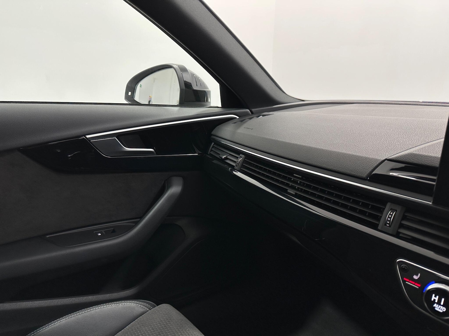 Used Audi A4 2021 for sale - 76990636: Photo 28