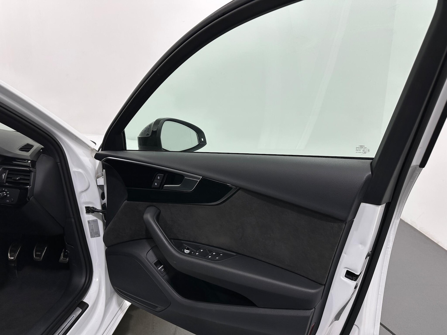 Used Audi A4 2021 for sale - 76990636: Photo 34
