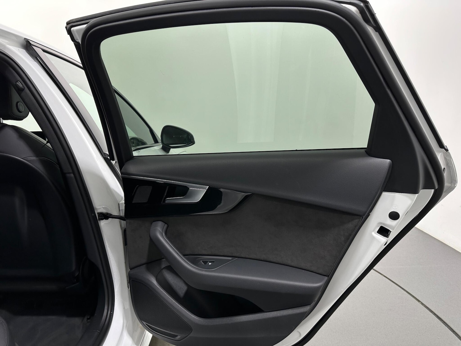 Used Audi A4 2021 for sale - 76990636: Photo 44