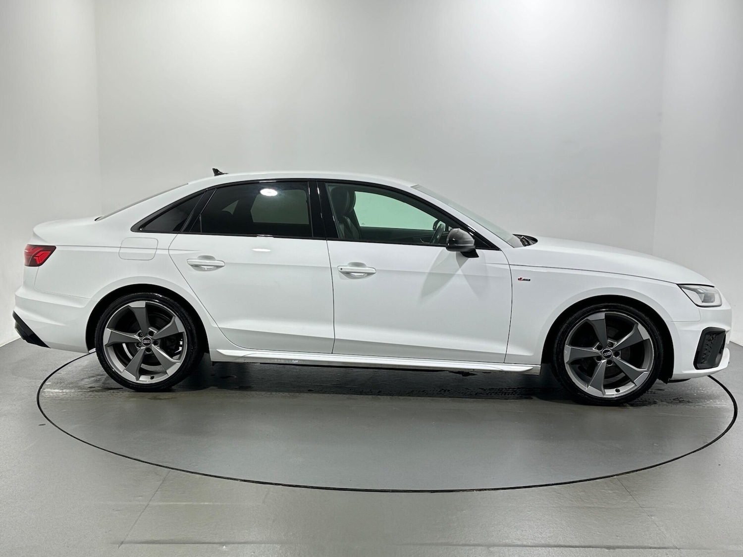 Used Audi A4 2021 for sale - 76990636: Photo 9